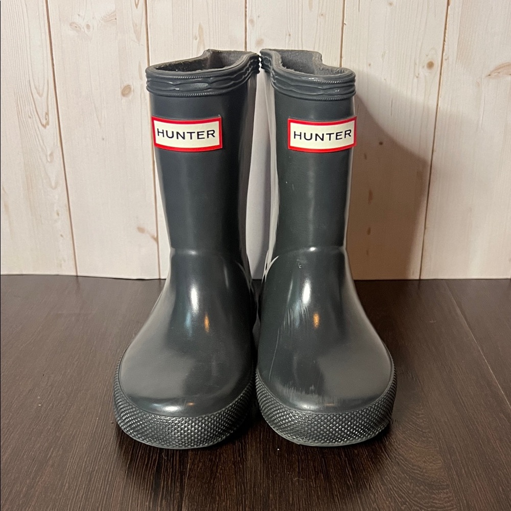 Hunter Glossy Charcoal Short Rain Boots Kid Size 6